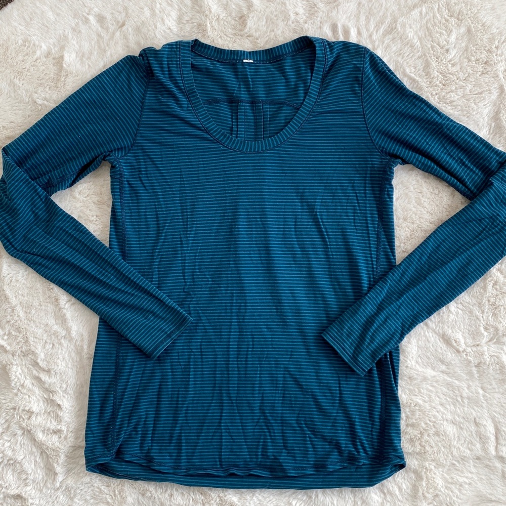 ❤️ Lululemon Long Sleeve Blue Stripe Size 4